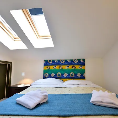 Trilo_mina 4 Apartment *